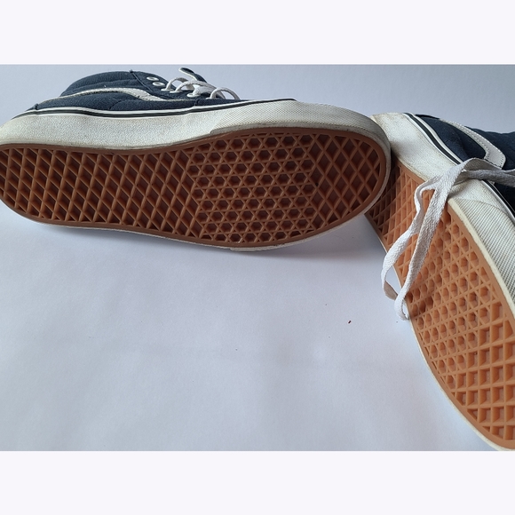 Vans - Picture 6 of 6